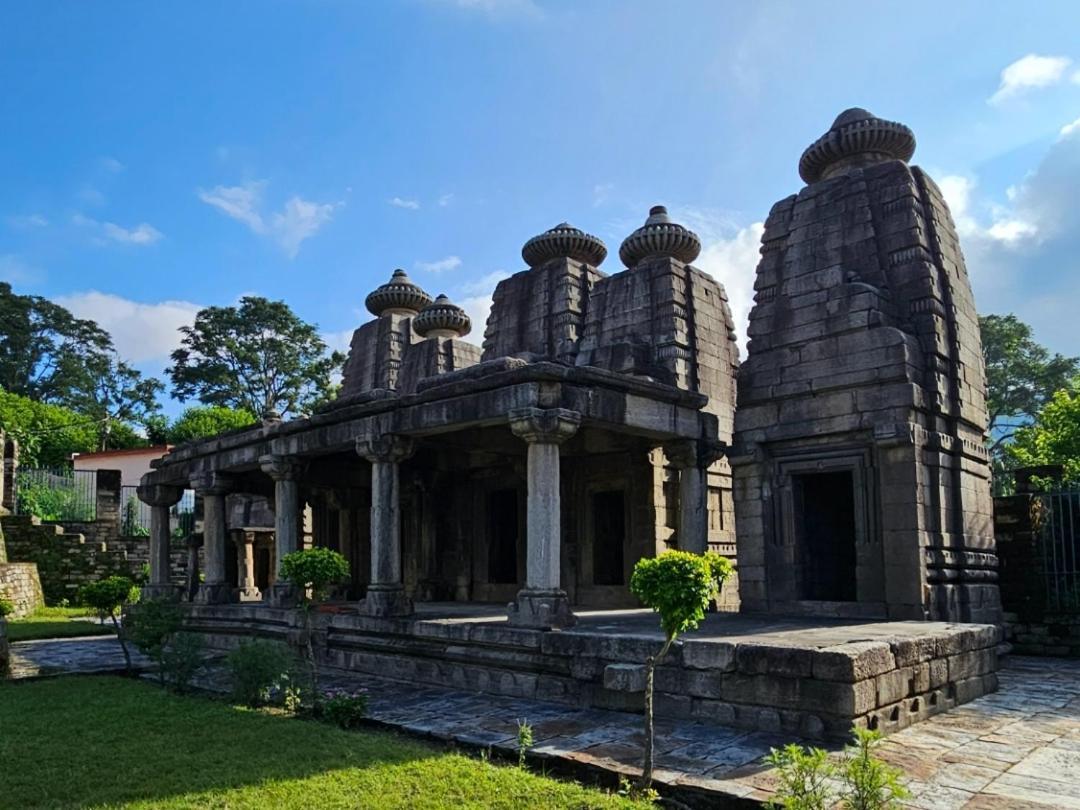 Katyuri Kings Divine Stay- Babaji'S Cave Dwarahat Ngoại thất bức ảnh